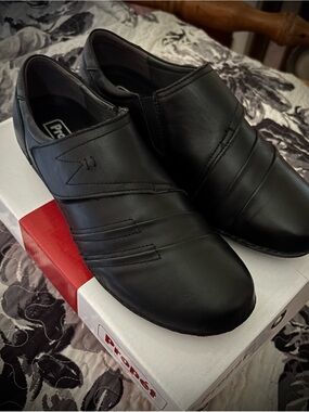Propet Calliope Casual Shoes